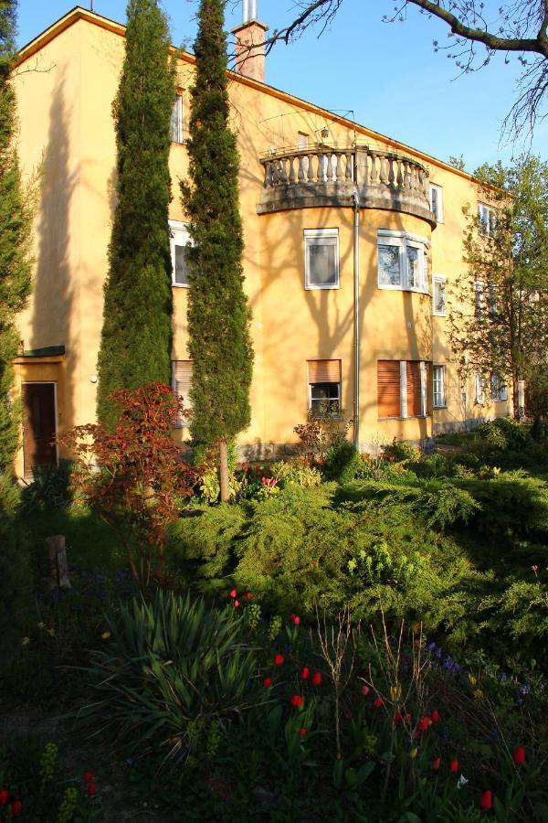 Blue Bird Citadel Apartment Budapest Eksteriør billede